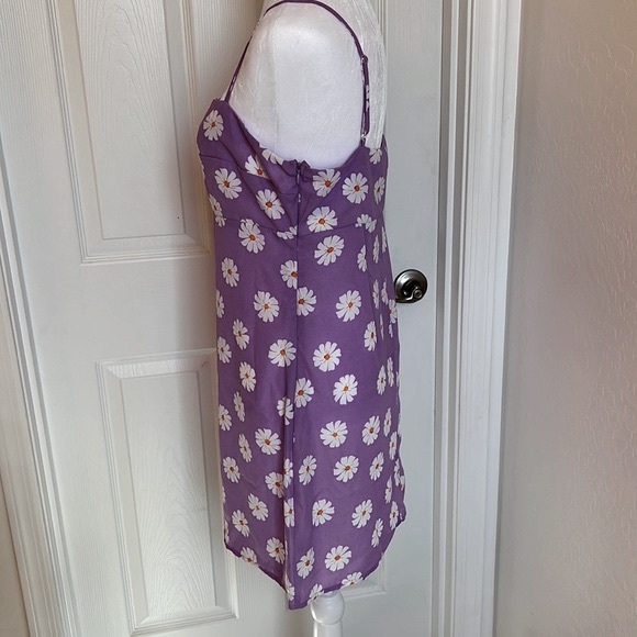 Evolutionary Spaghetti Strap Square Neck Daisy Print Mini Slip Dress - Picture 4 of 8